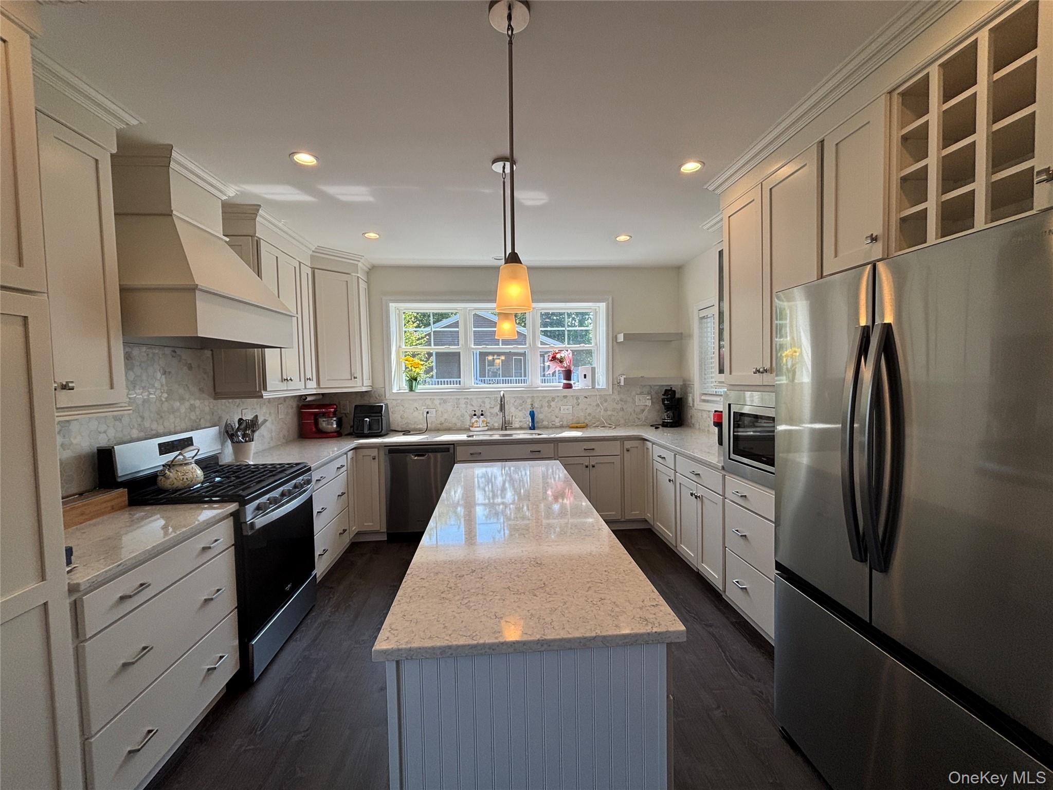Single Family Old Country Road  Suffolk County, NY 11901, MLS-1006987-12