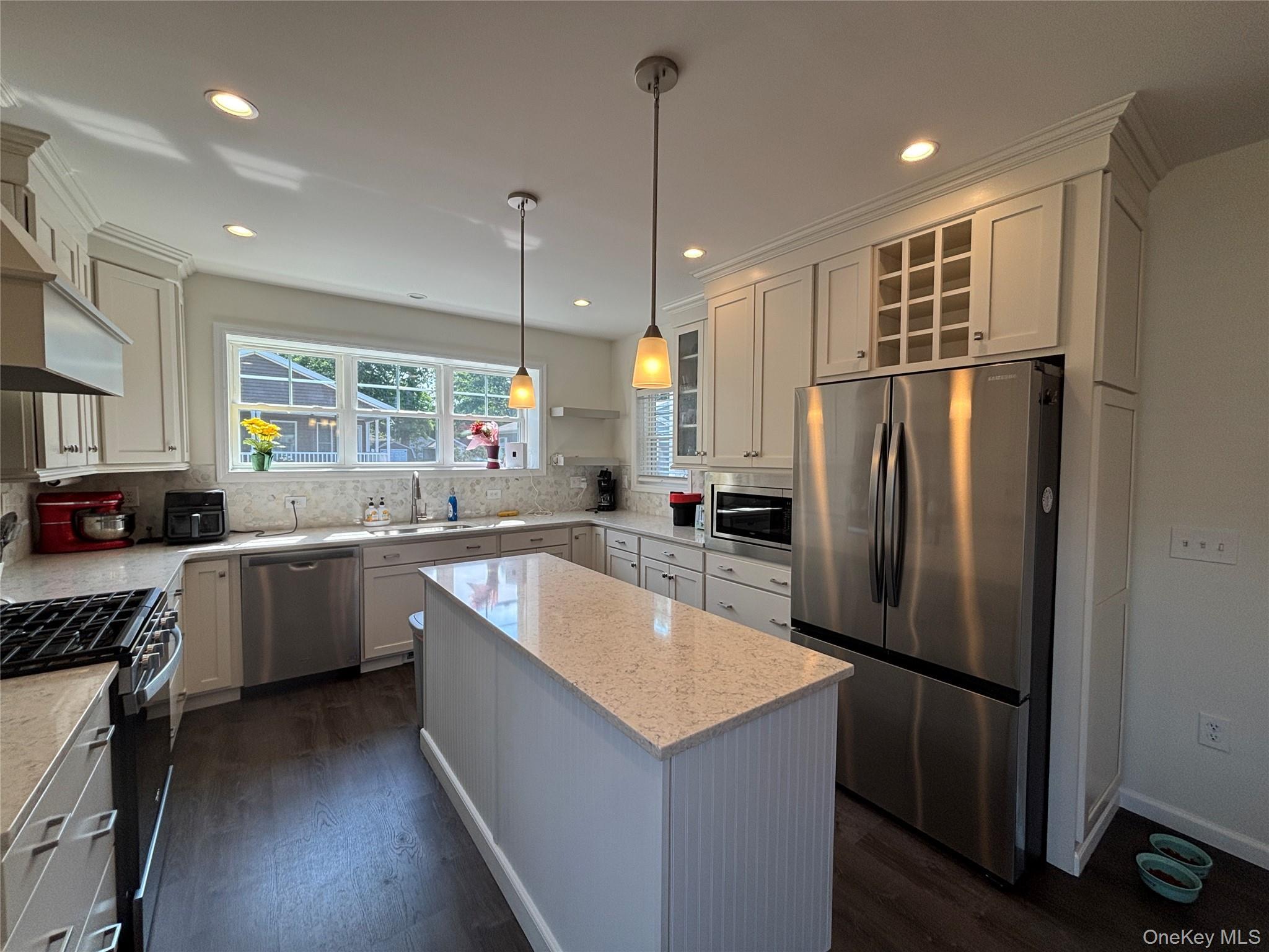 Single Family Old Country Road  Suffolk County, NY 11901, MLS-1006987-13