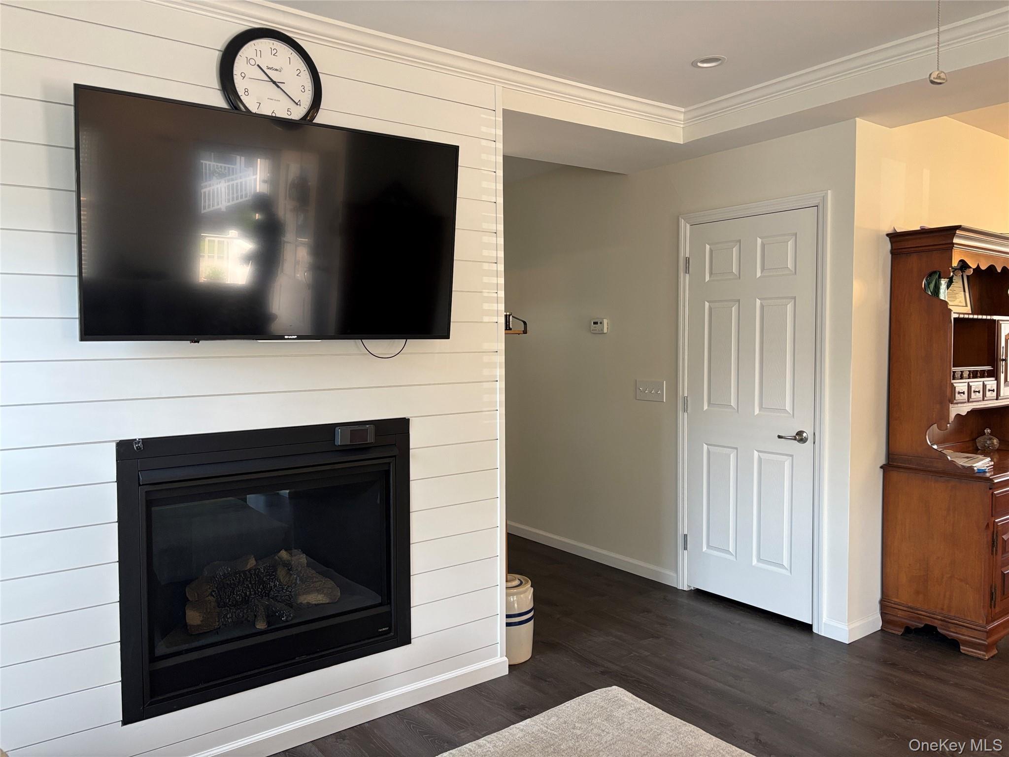 Single Family Old Country Road  Suffolk County, NY 11901, MLS-1006987-16