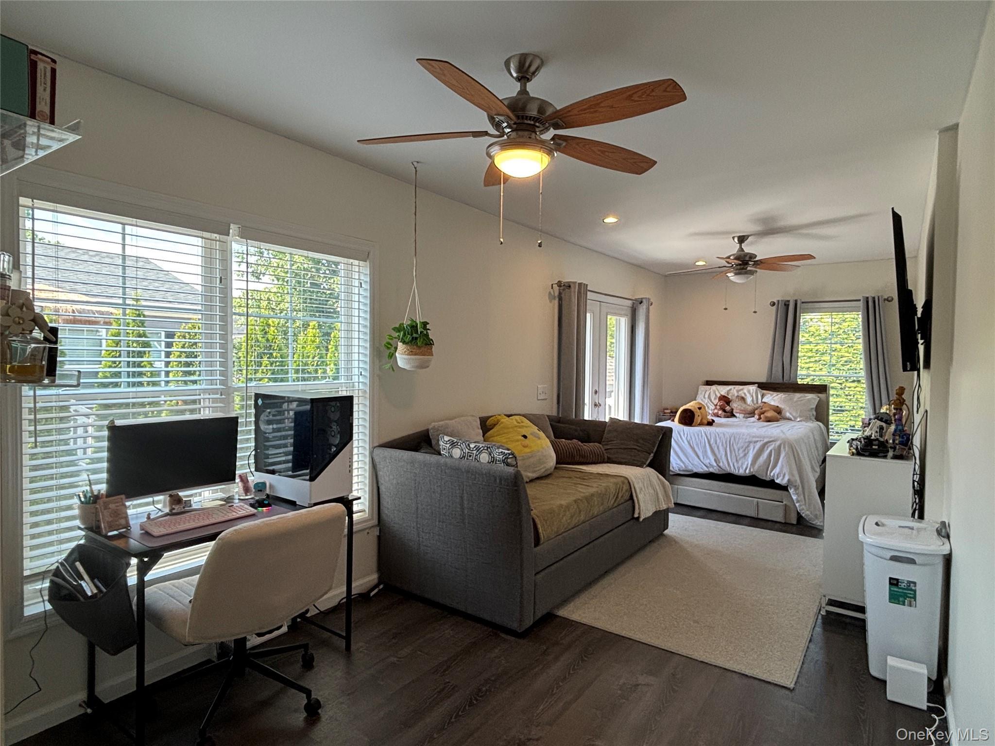 Single Family Old Country Road  Suffolk County, NY 11901, MLS-1006987-20