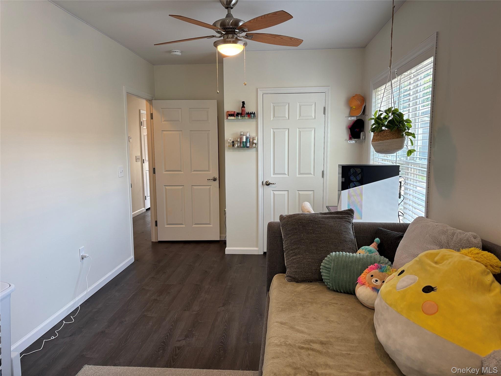 Single Family Old Country Road  Suffolk County, NY 11901, MLS-1006987-23