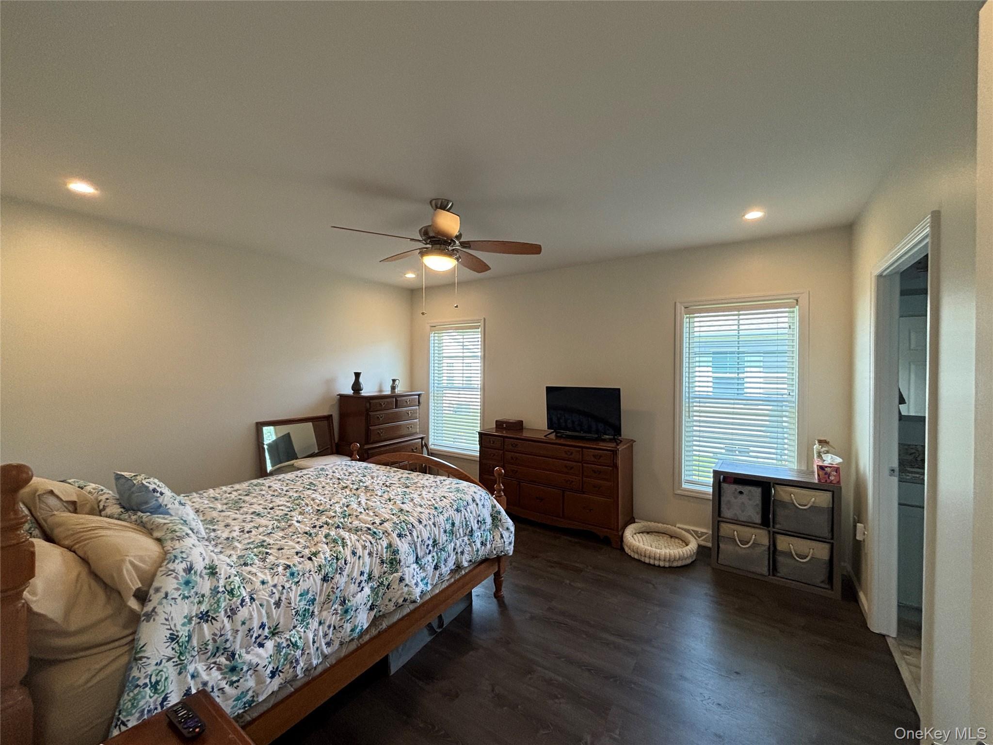 Single Family Old Country Road  Suffolk County, NY 11901, MLS-1006987-27