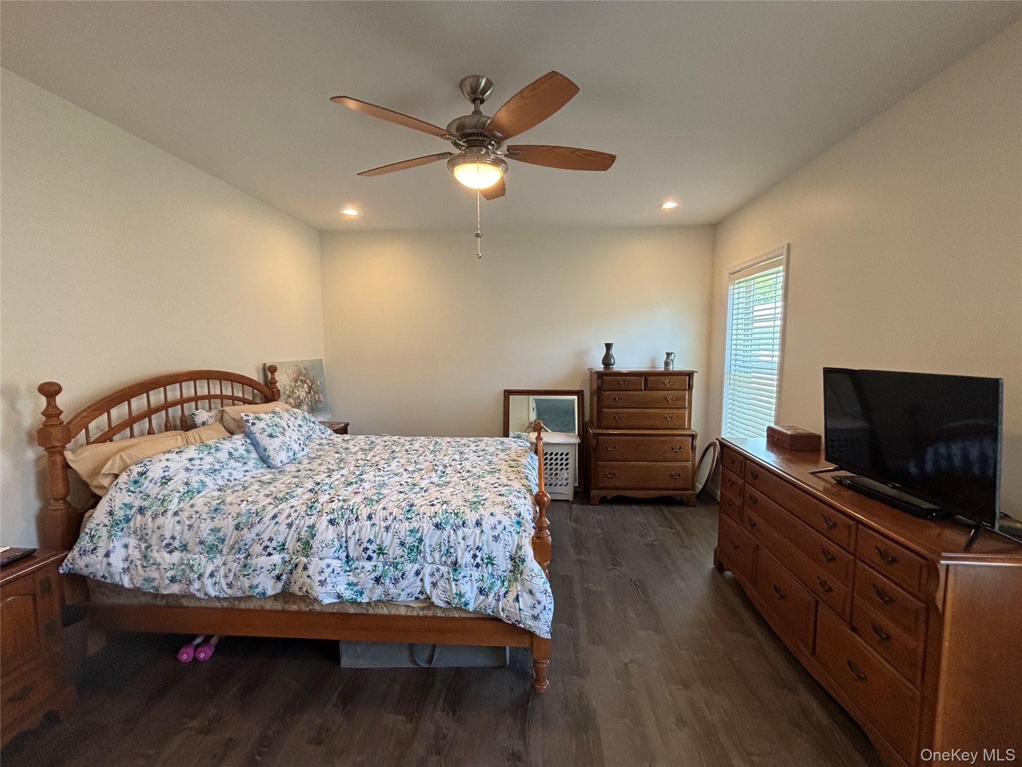 Single Family Old Country Road  Suffolk County, NY 11901, MLS-1006987-28