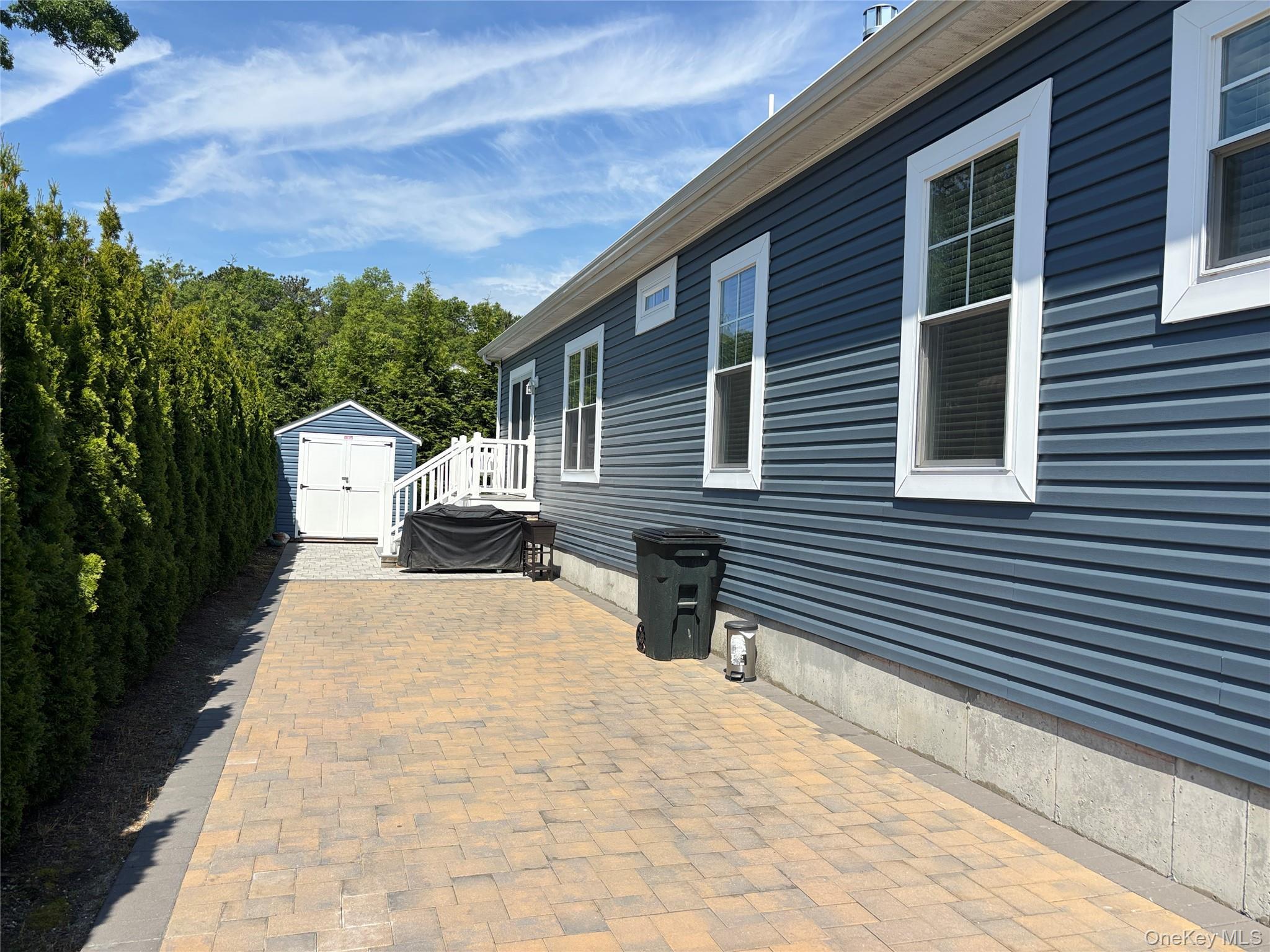 Single Family Old Country Road  Suffolk County, NY 11901, MLS-1006987-3