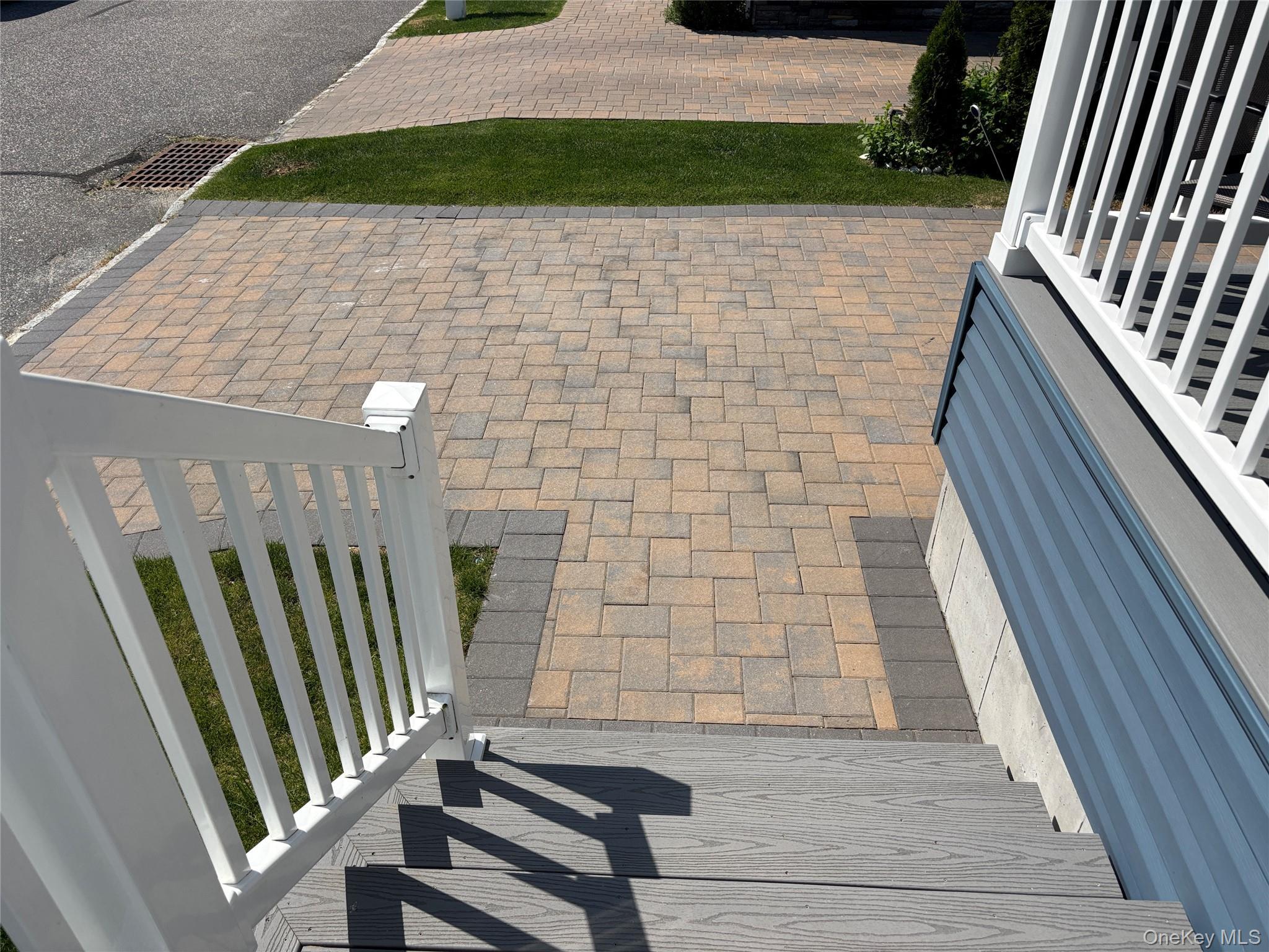 Single Family Old Country Road  Suffolk County, NY 11901, MLS-1006987-7