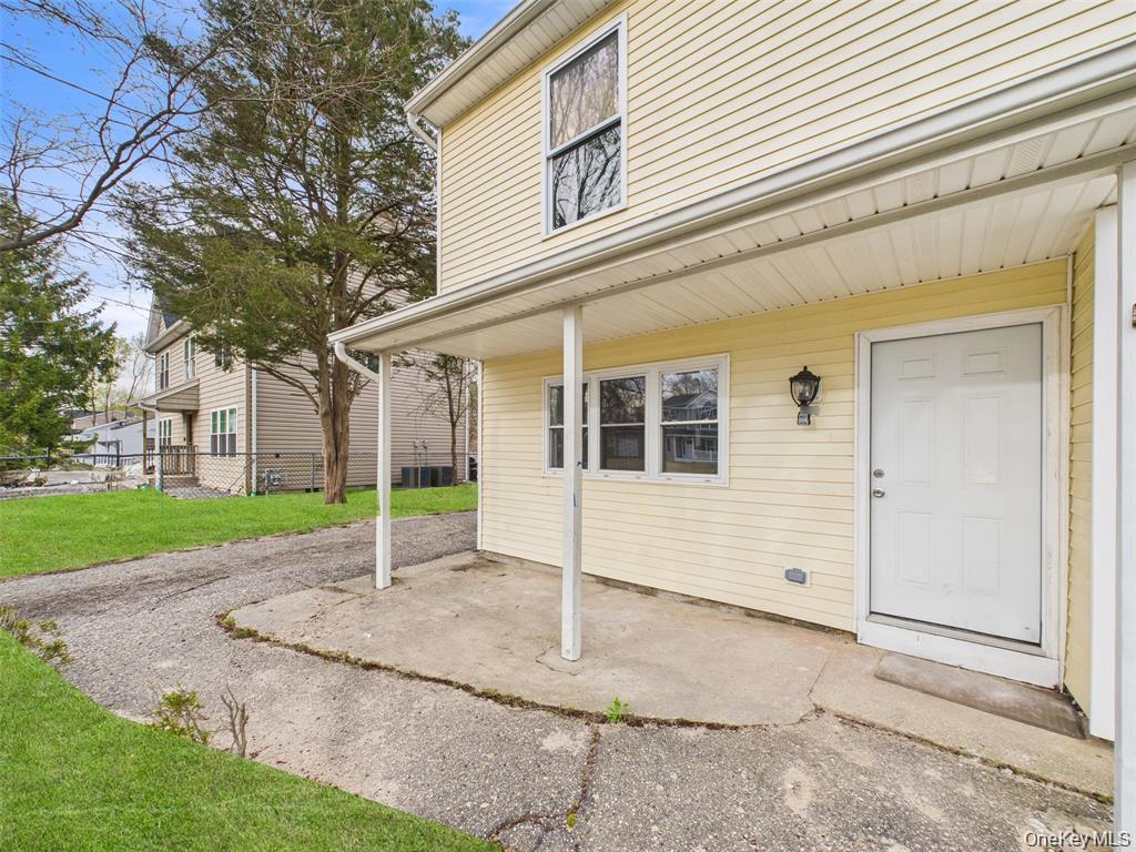 Single Family Bourdois Avenue  Suffolk County, NY 11713, MLS-1007047-4