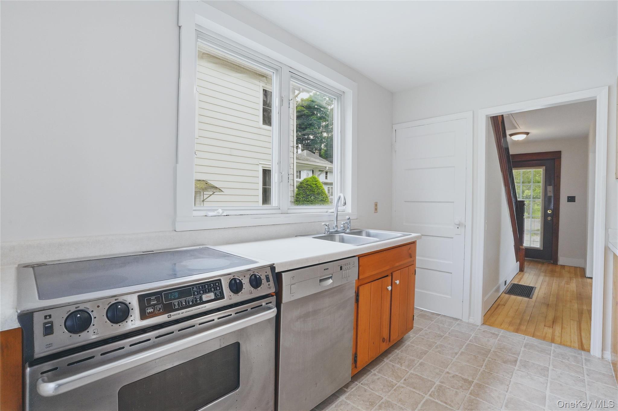 Single Family Andrew Street Ulster County, NY 12401, MLS-1007067-10