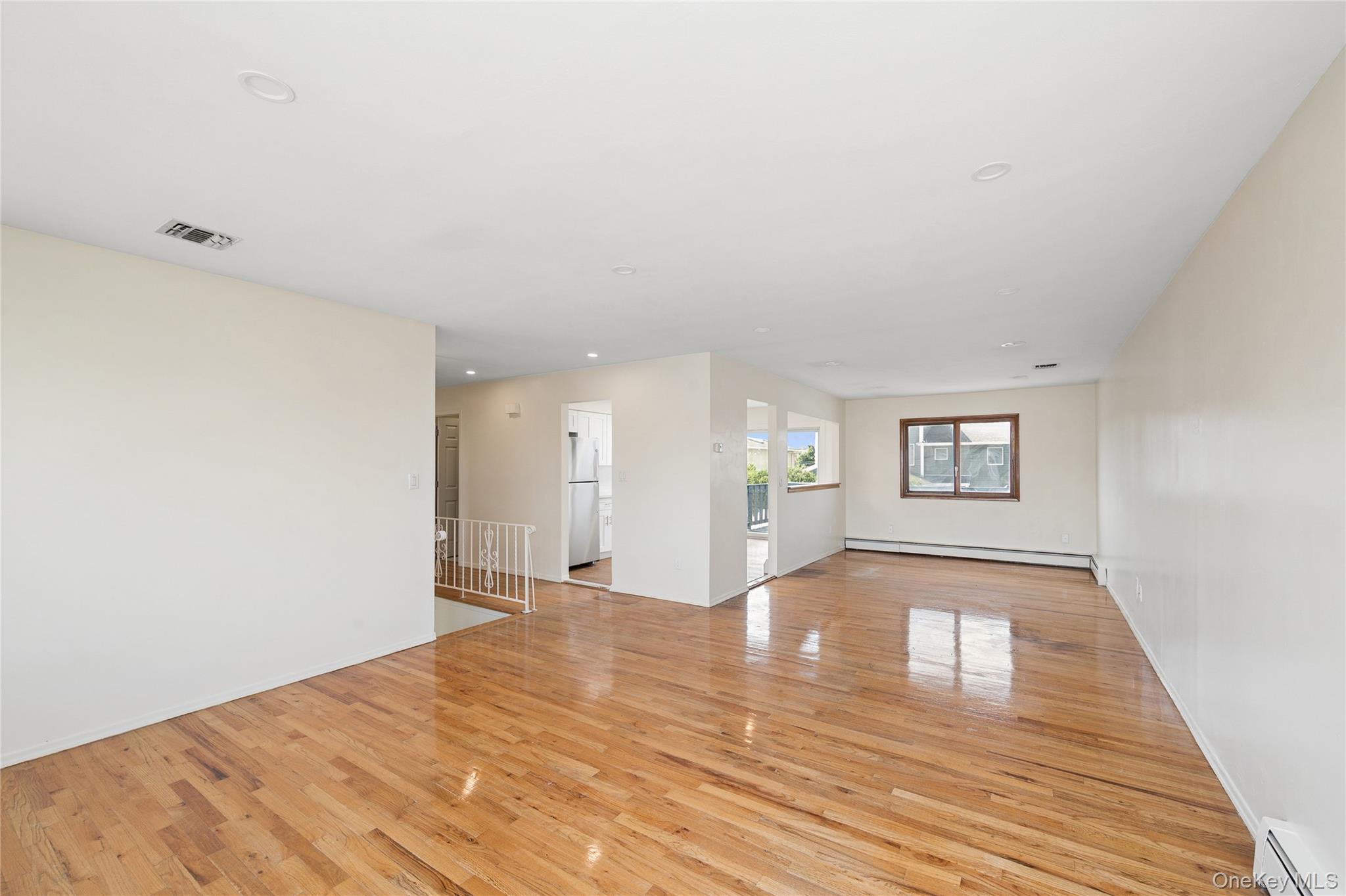 Single Family Riverside Drive Nassau County, NY 11793, MLS-1007174-12
