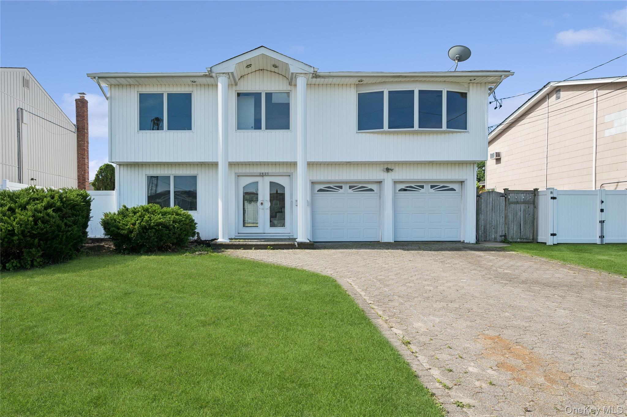 Single Family Riverside Drive Nassau County, NY 11793, MLS-1007174-2