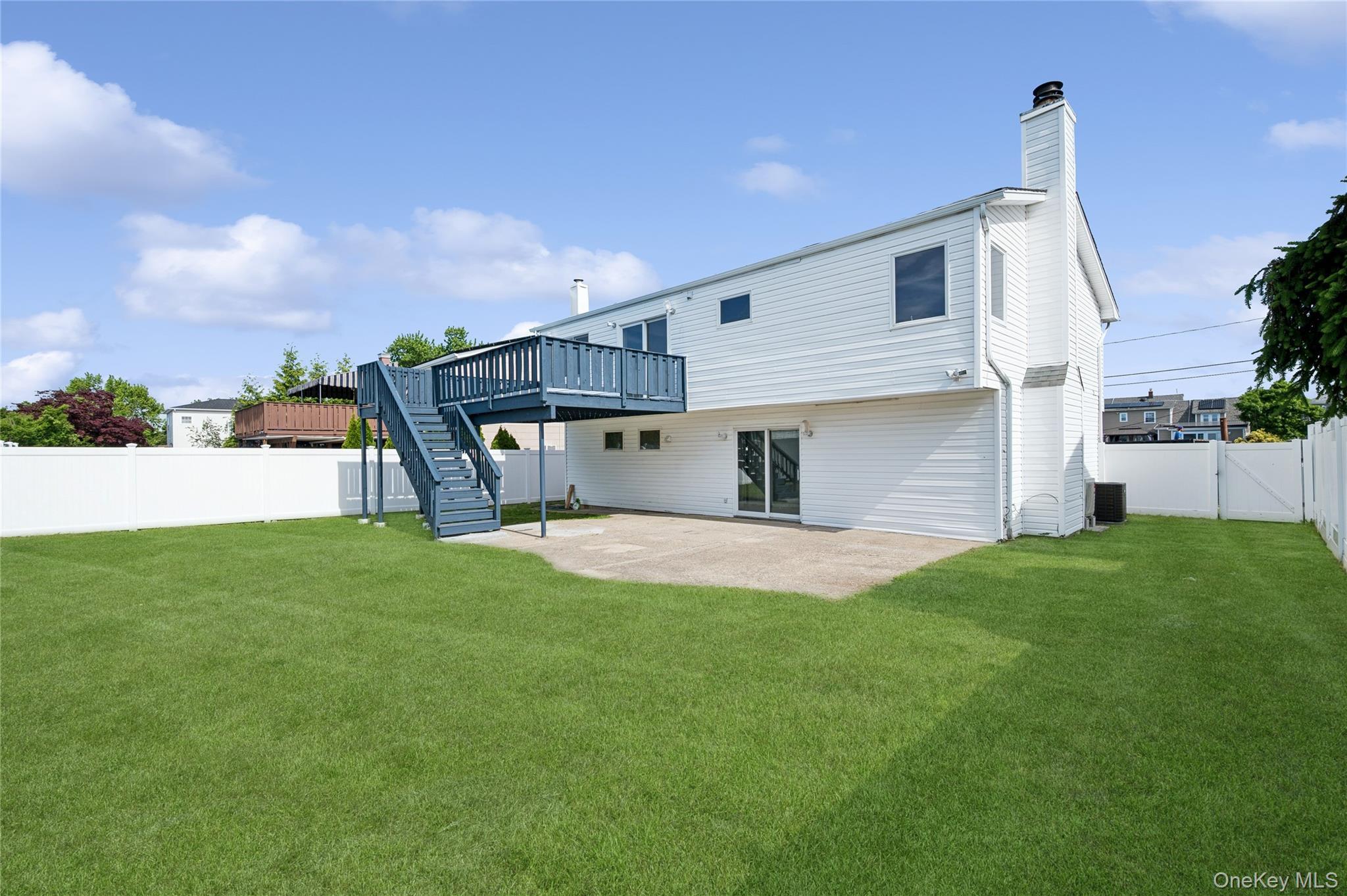Single Family Riverside Drive Nassau County, NY 11793, MLS-1007174-3