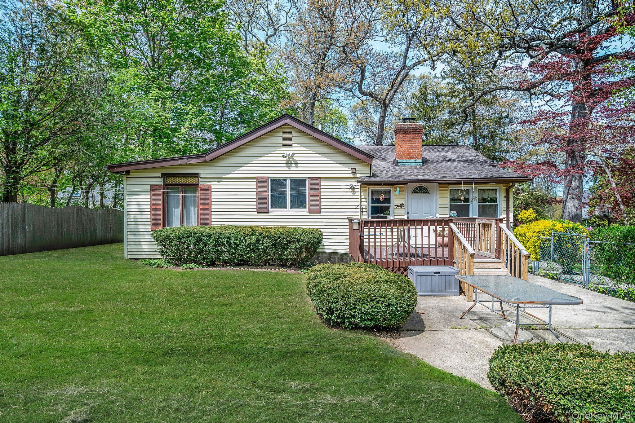 Single Family Houghton Boulevard Suffolk County, NY 11790, MLS-1007178-6