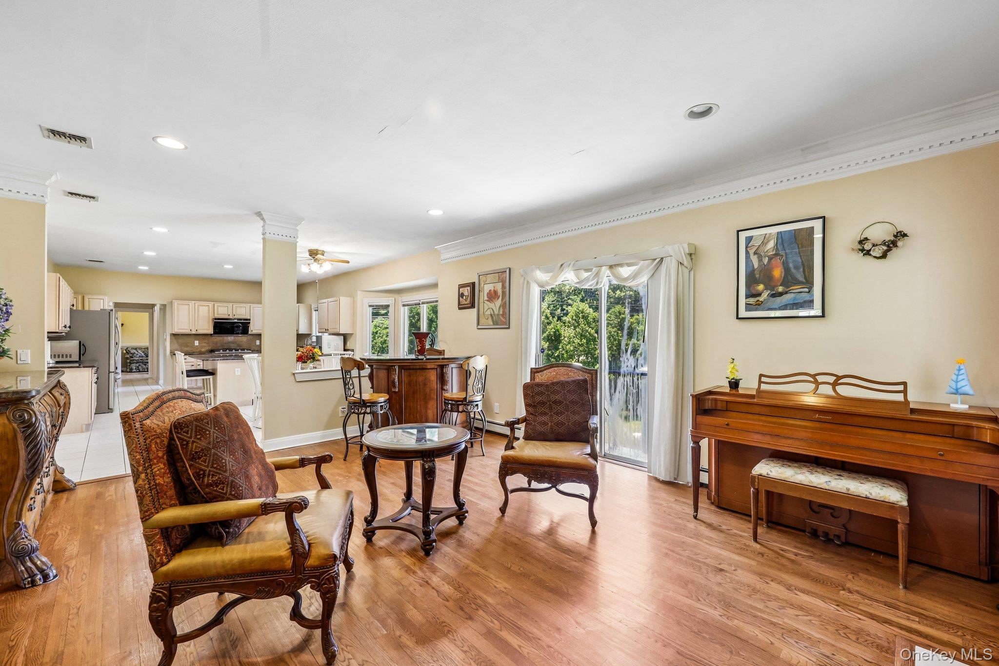 Single Family Penn Court Suffolk County, NY 11733, MLS-1007197-12
