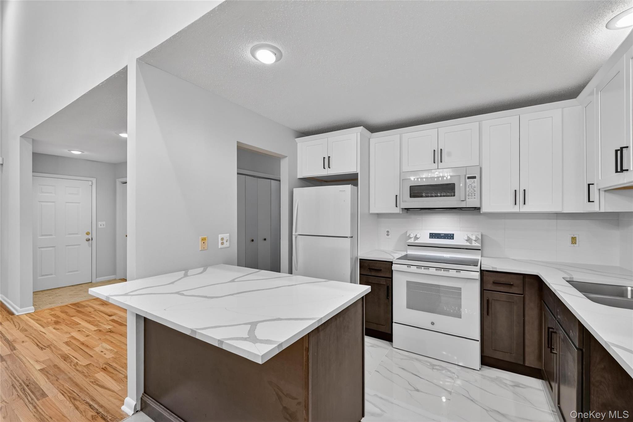 Single Family Summit Place Sullivan County, NY 12701, MLS-1007217-10