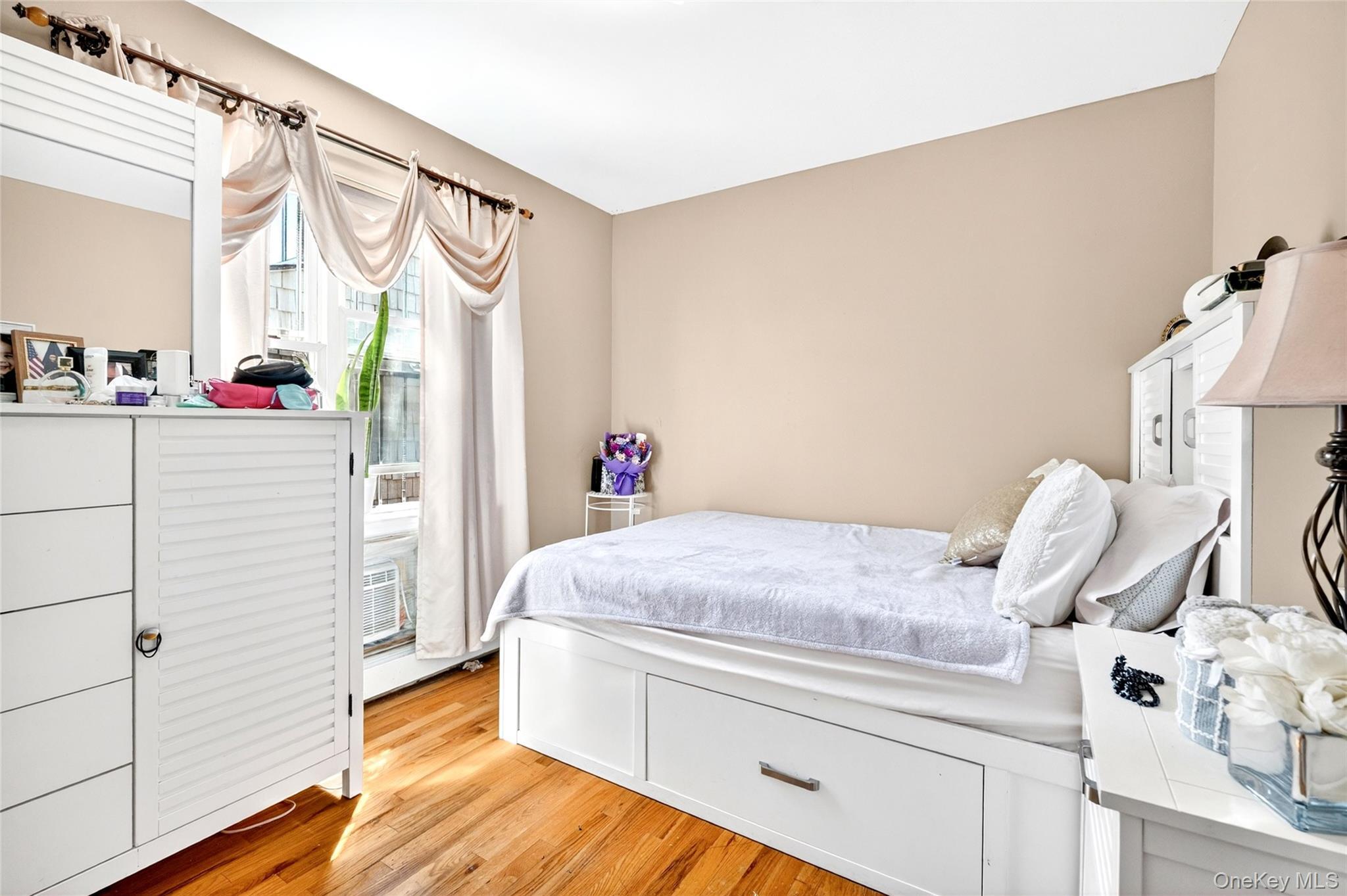 Single Family 7th Avenue  Queens, NY 11356, MLS-1007218-26