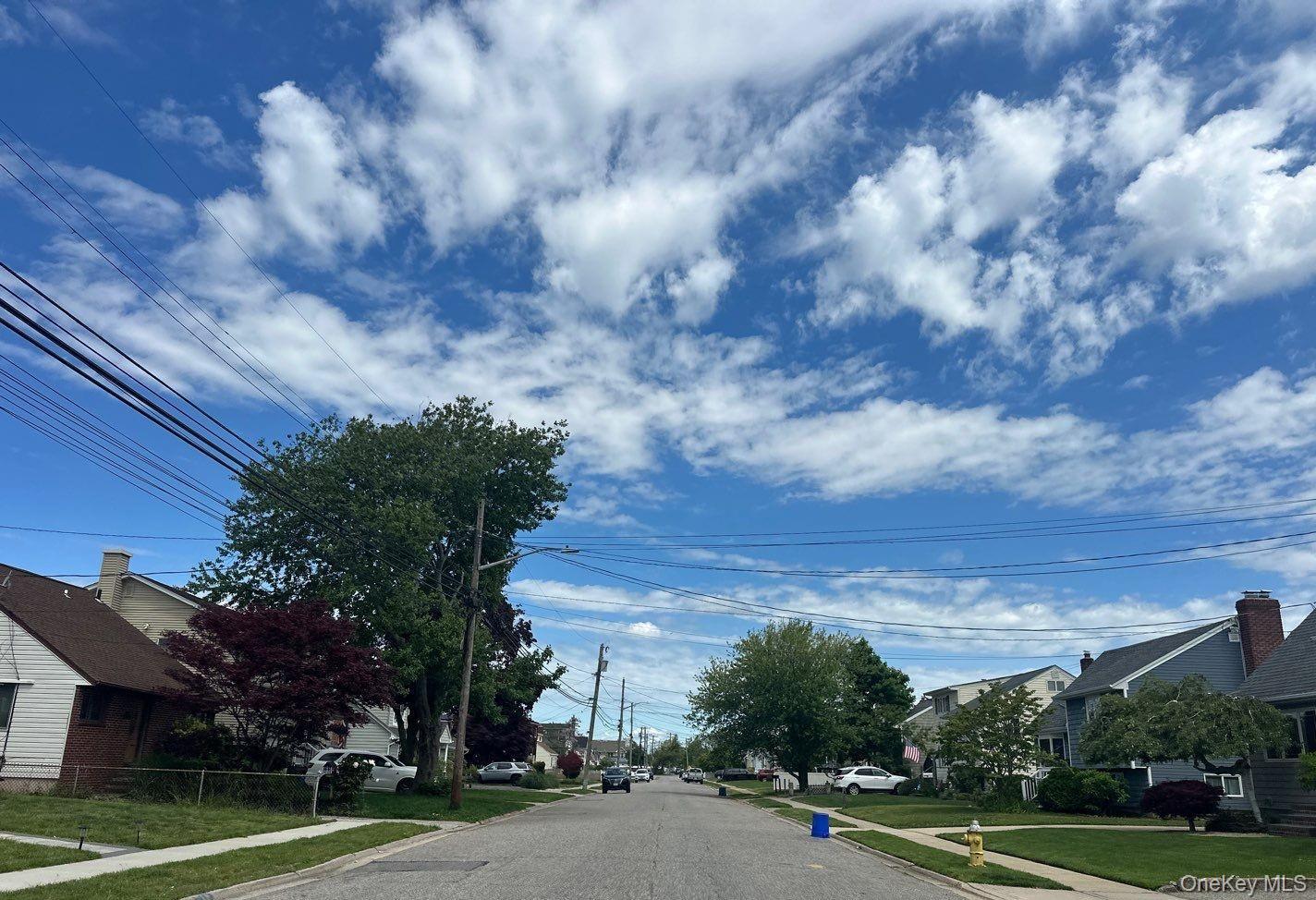 Single Family East Drive Suffolk County, NY 11726, MLS-1007222-3