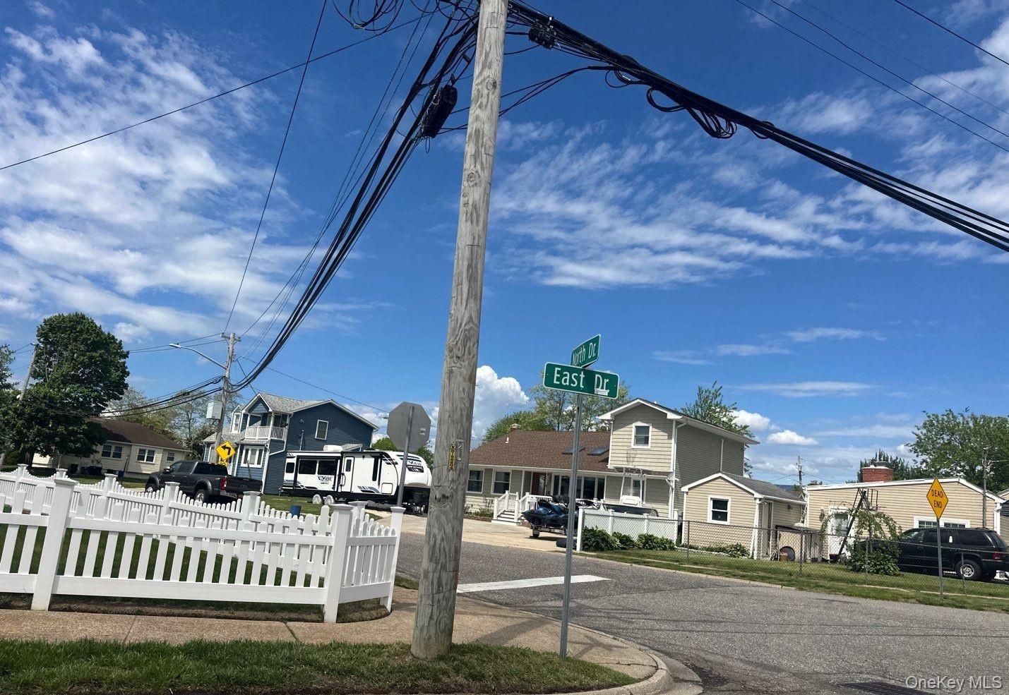 Single Family East Drive  Suffolk County, NY 11726, MLS-1007222-4