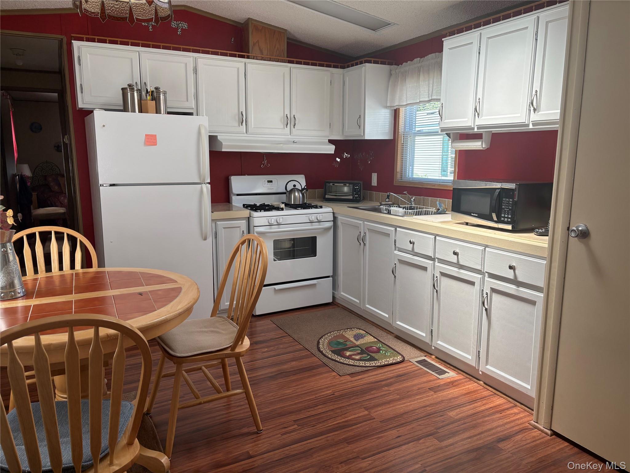 Single Family Riverleigh  Suffolk County, NY 11901, MLS-1007236-3
