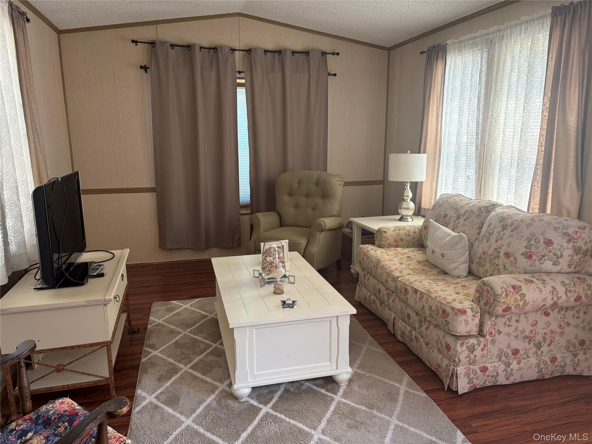 Single Family Riverleigh  Suffolk County, NY 11901, MLS-1007236-4