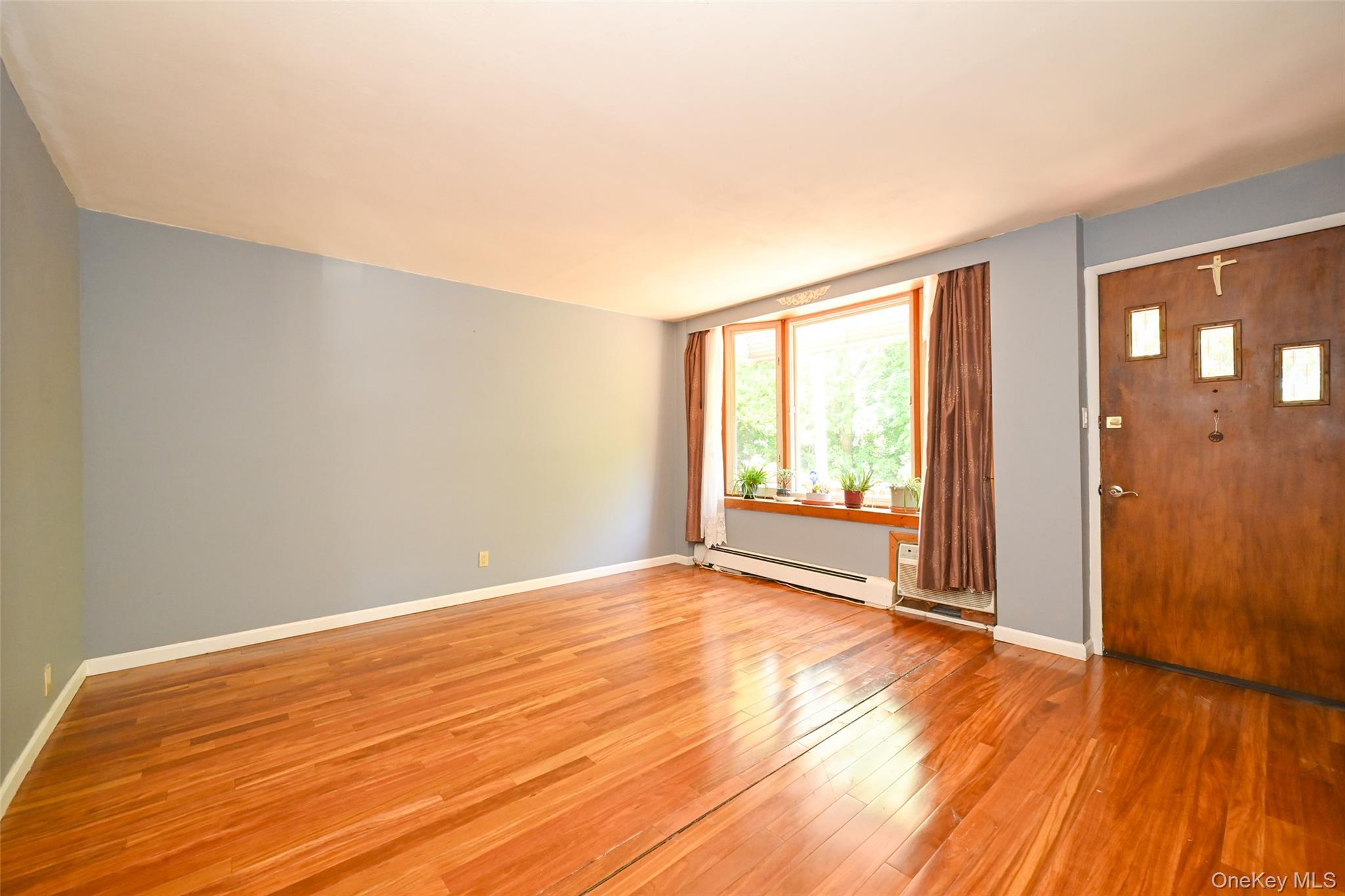 Single Family 73rd Queens, NY 11379, MLS-1007253-5