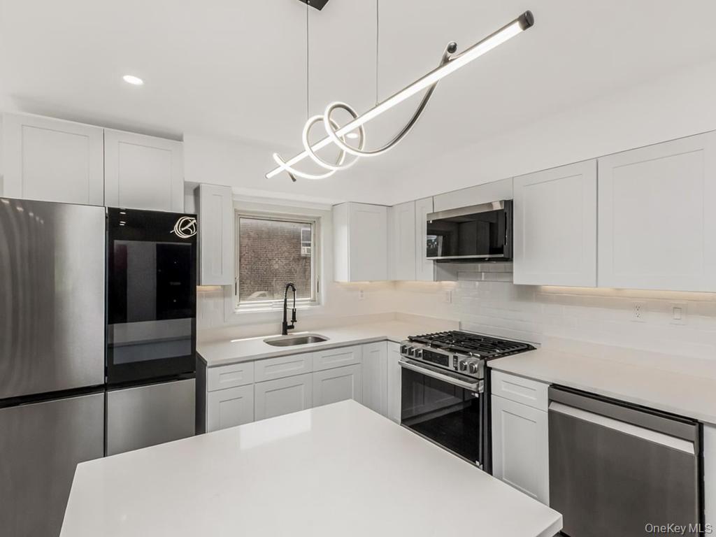 Single Family 219th  Bronx, NY 10469, MLS-1007312-10
