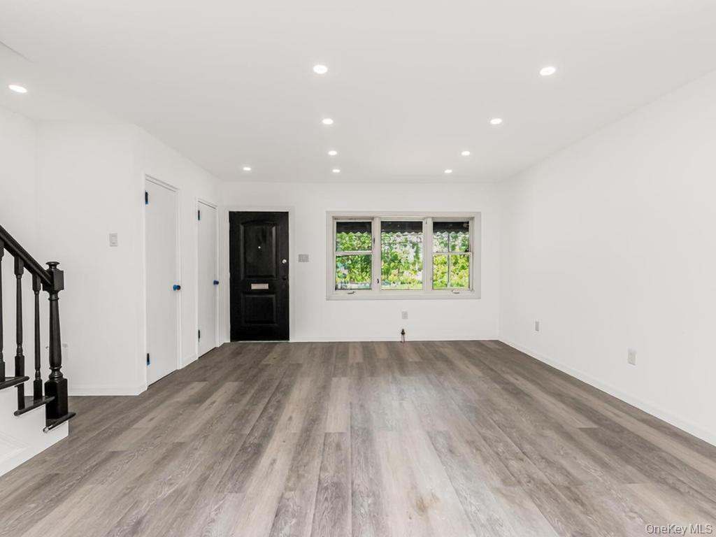 Single Family 219th  Bronx, NY 10469, MLS-1007312-11