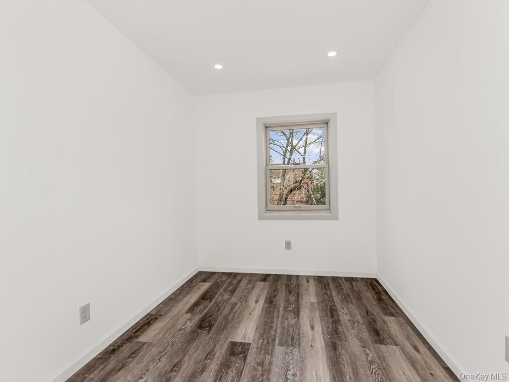 Single Family 219th  Bronx, NY 10469, MLS-1007312-16