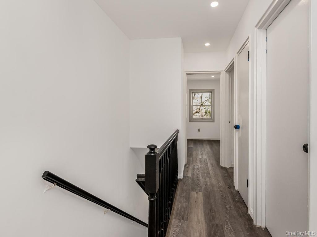 Single Family 219th  Bronx, NY 10469, MLS-1007312-17
