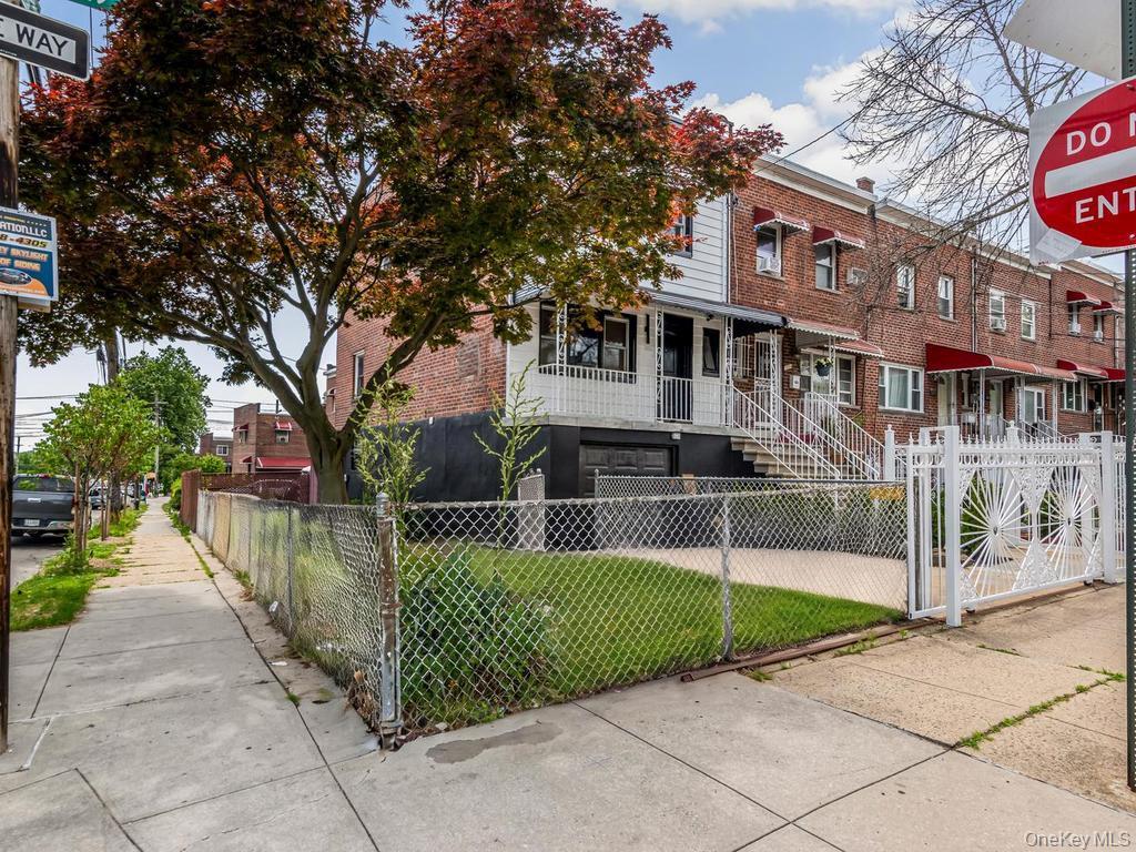 Single Family 219th  Bronx, NY 10469, MLS-1007312-2