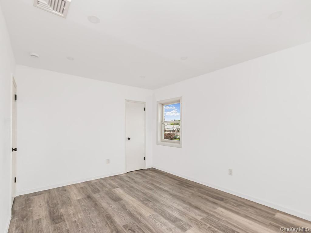 Single Family 219th  Bronx, NY 10469, MLS-1007312-20