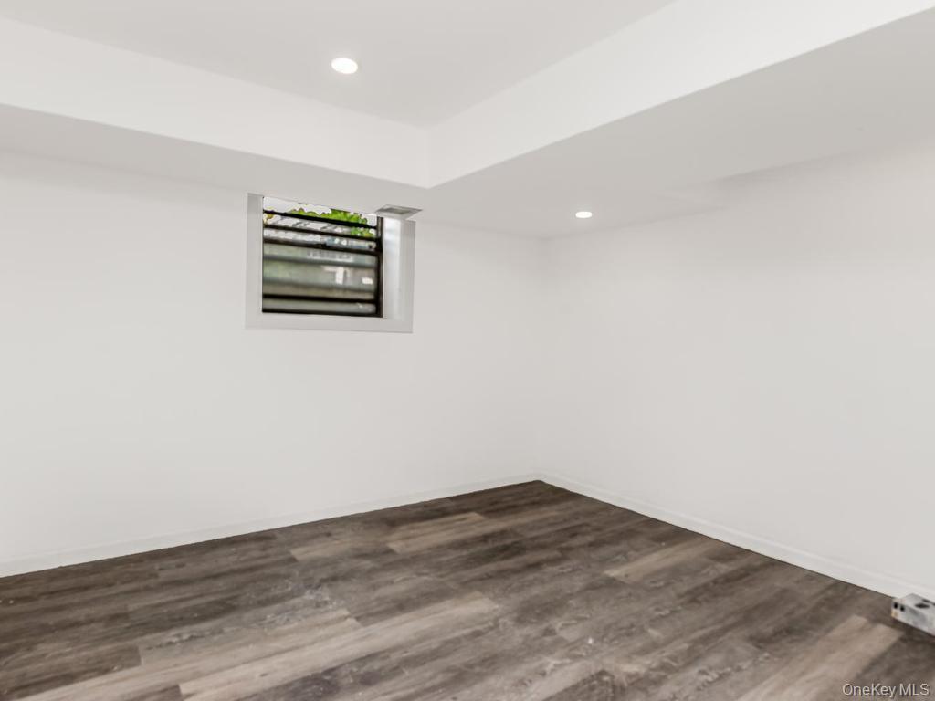 Single Family 219th  Bronx, NY 10469, MLS-1007312-22