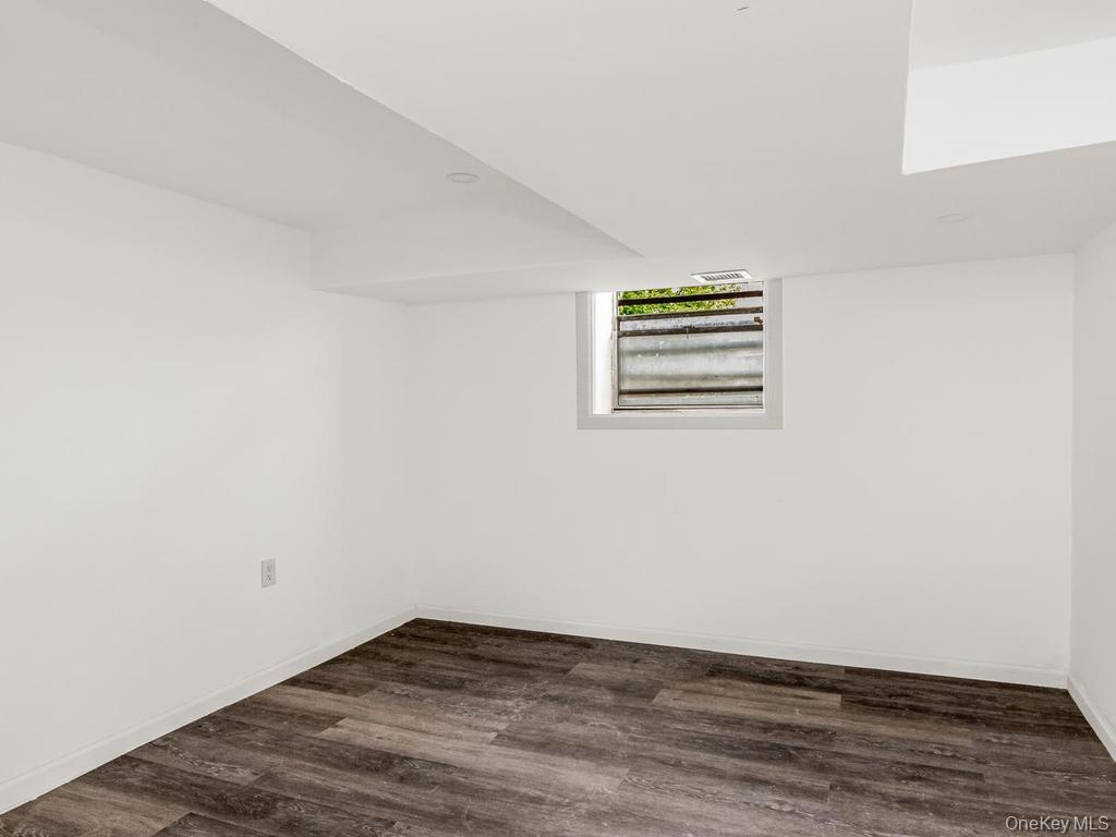 Single Family 219th  Bronx, NY 10469, MLS-1007312-24