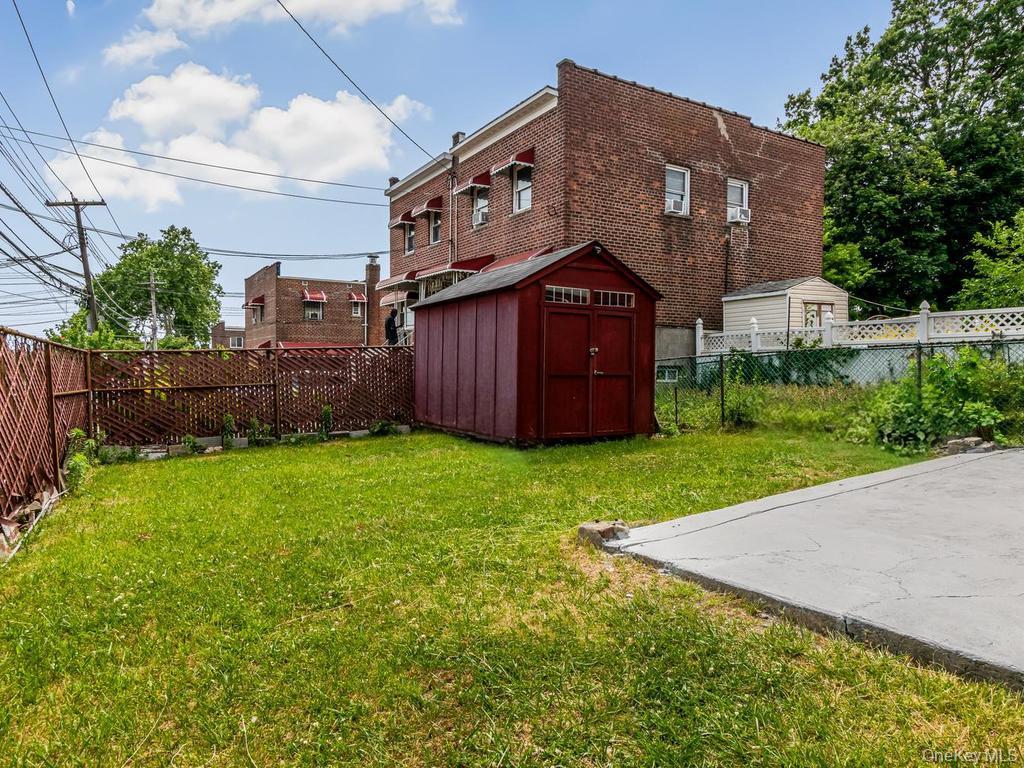 Single Family 219th  Bronx, NY 10469, MLS-1007312-32