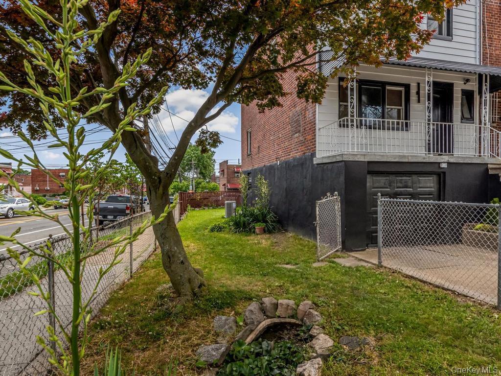 Single Family 219th  Bronx, NY 10469, MLS-1007312-33