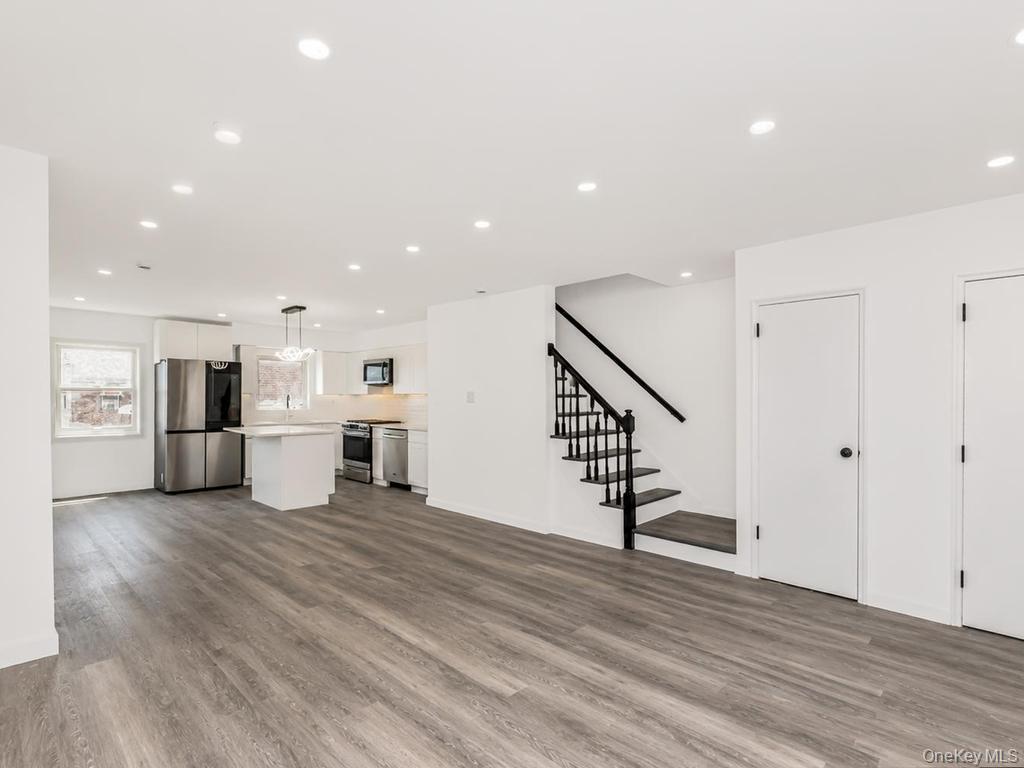 Single Family 219th  Bronx, NY 10469, MLS-1007312-4