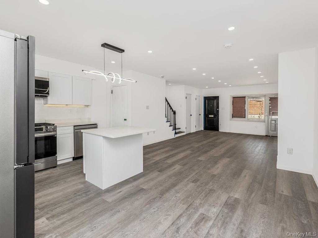 Single Family 219th  Bronx, NY 10469, MLS-1007312-5
