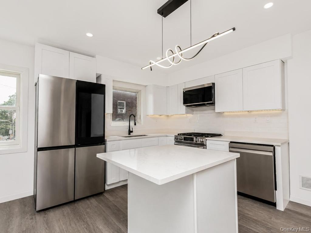 Single Family 219th  Bronx, NY 10469, MLS-1007312-7