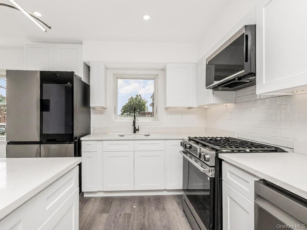 Single Family 219th  Bronx, NY 10469, MLS-1007312-8