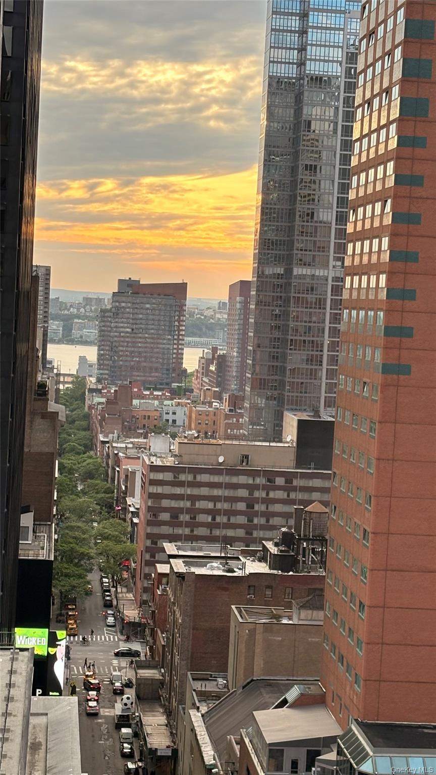 Apartment 51st Manhattan, NY 10019, MLS-1007326-19