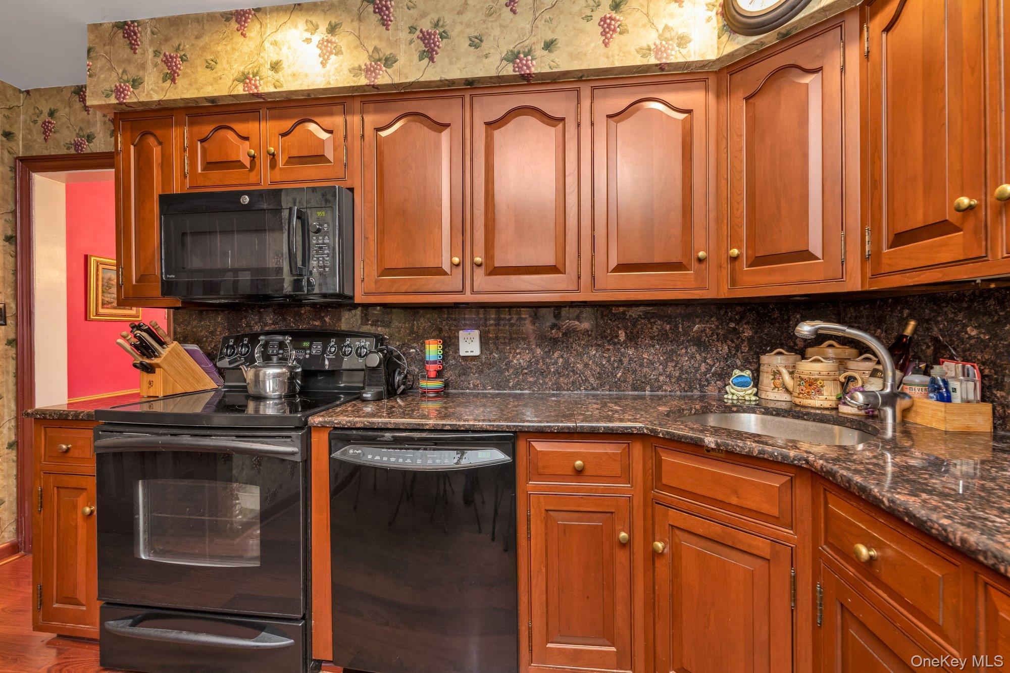 Single Family 166th Street Queens, NY 11358, MLS-1007363-6