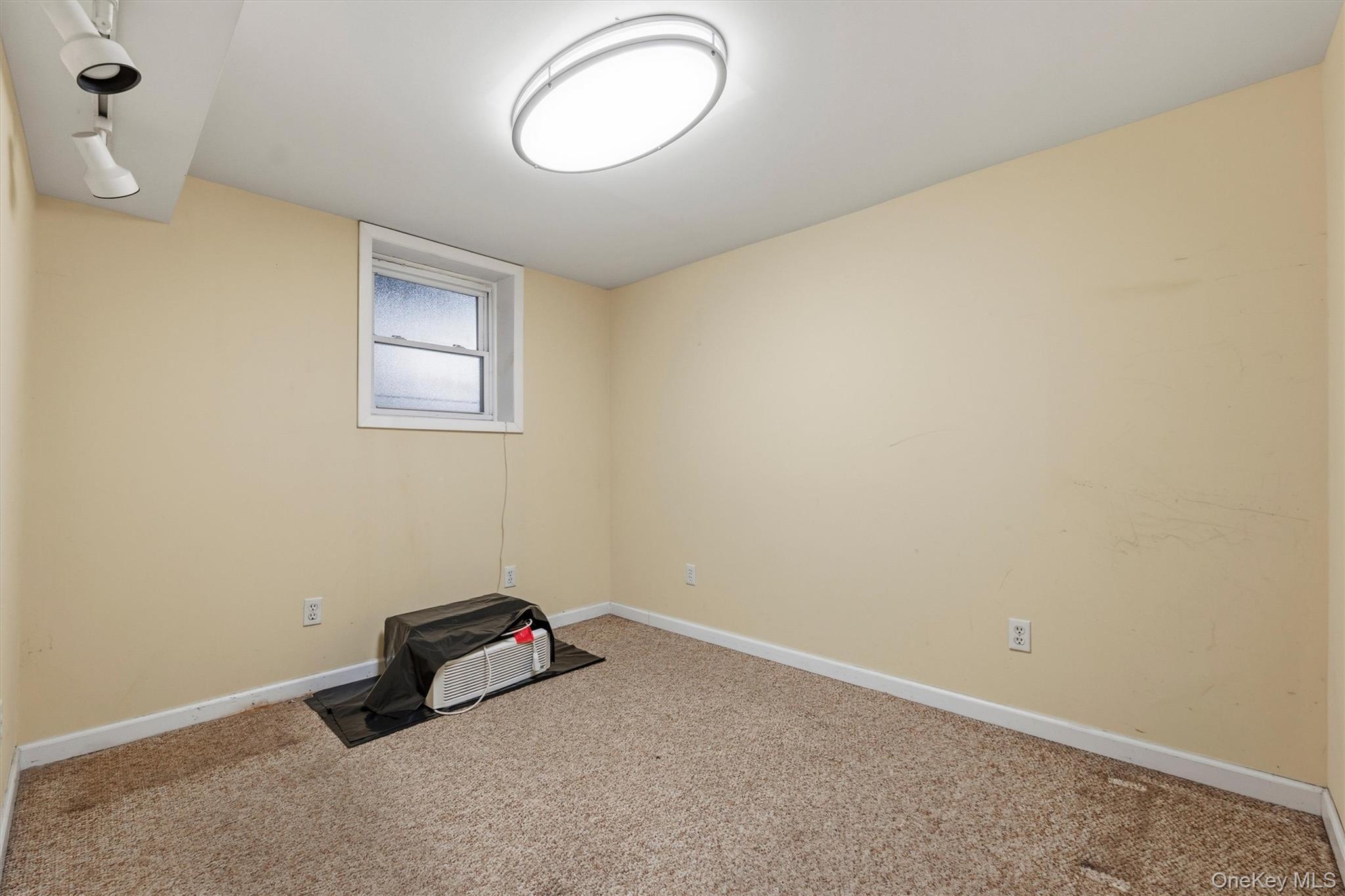 Single Family Miles Avenue Bronx, NY 10465, MLS-1007378-10