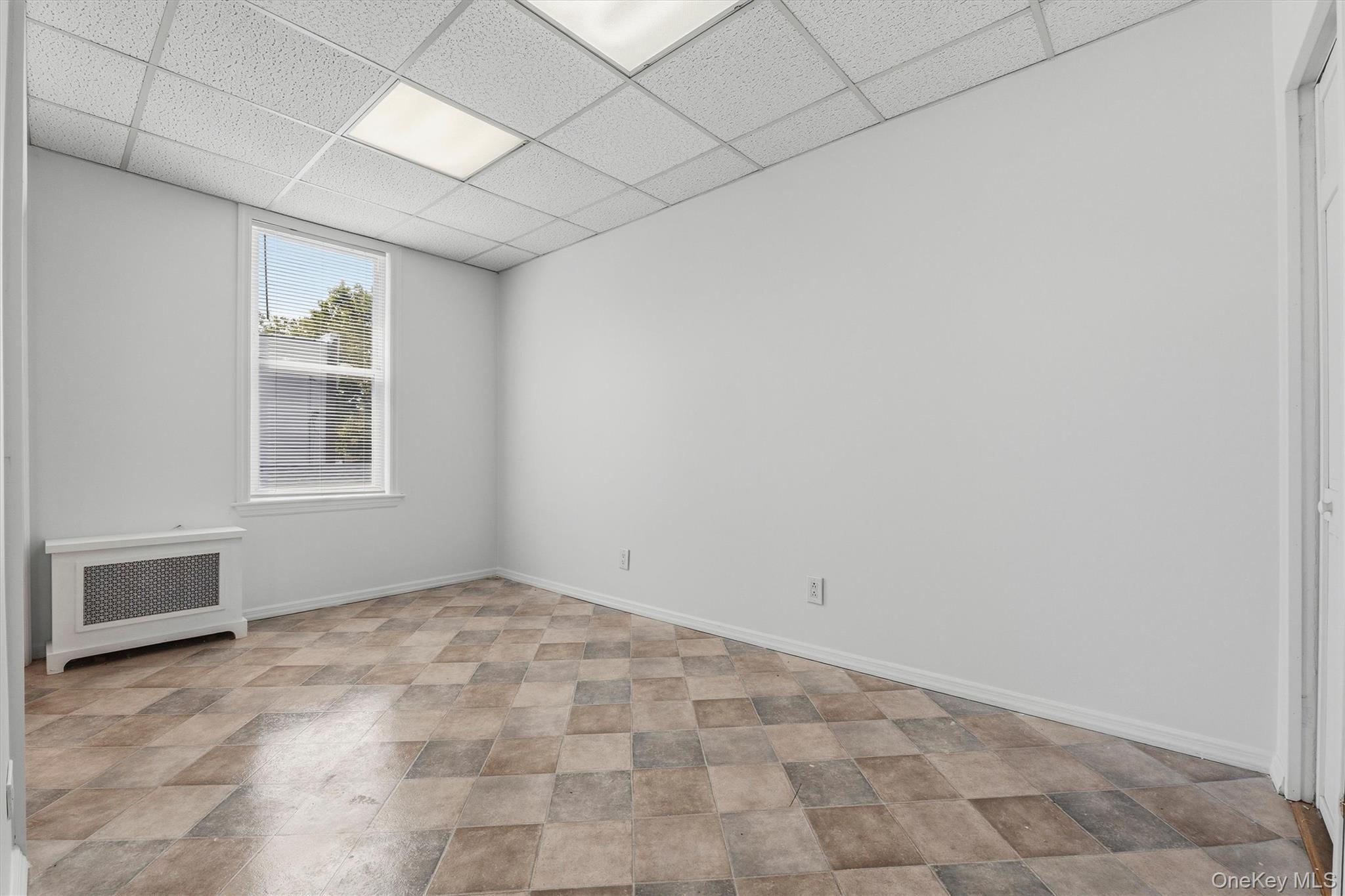 Single Family Miles Avenue Bronx, NY 10465, MLS-1007378-15
