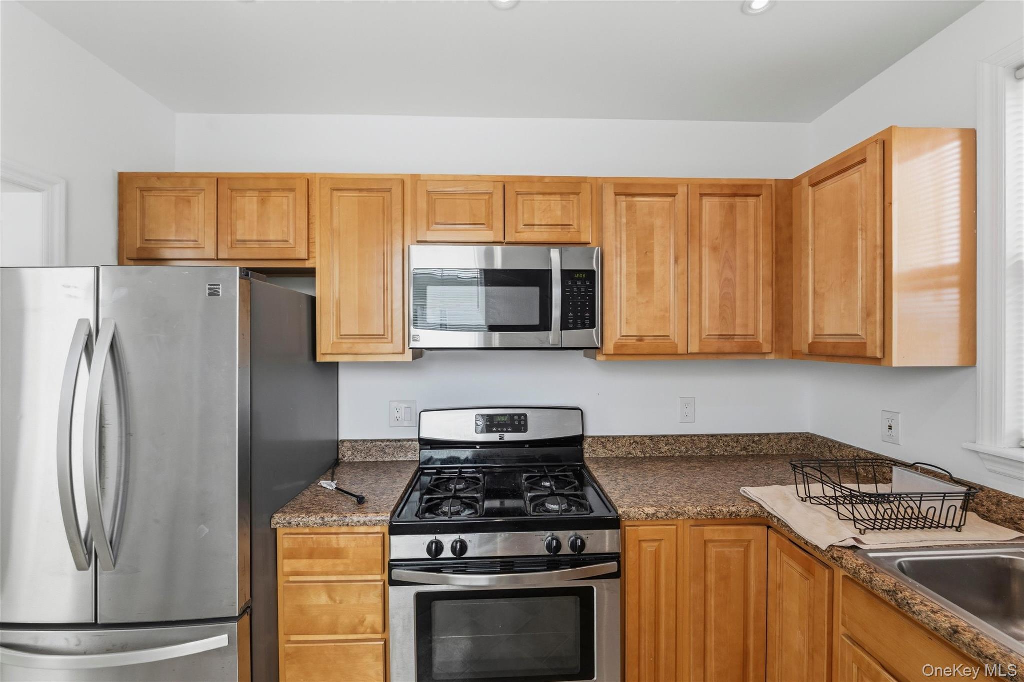 Single Family Miles Avenue Bronx, NY 10465, MLS-1007378-17