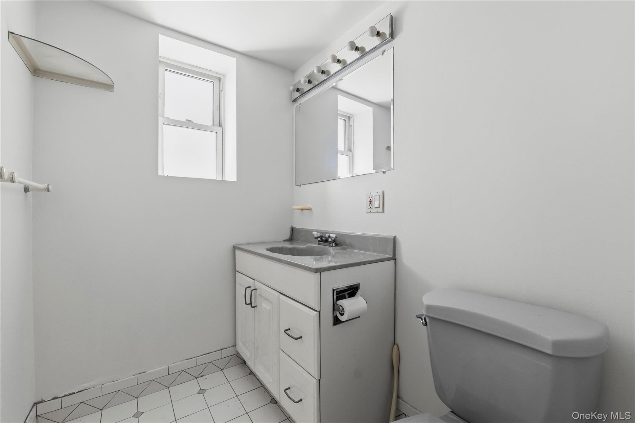 Single Family Miles Avenue Bronx, NY 10465, MLS-1007378-8