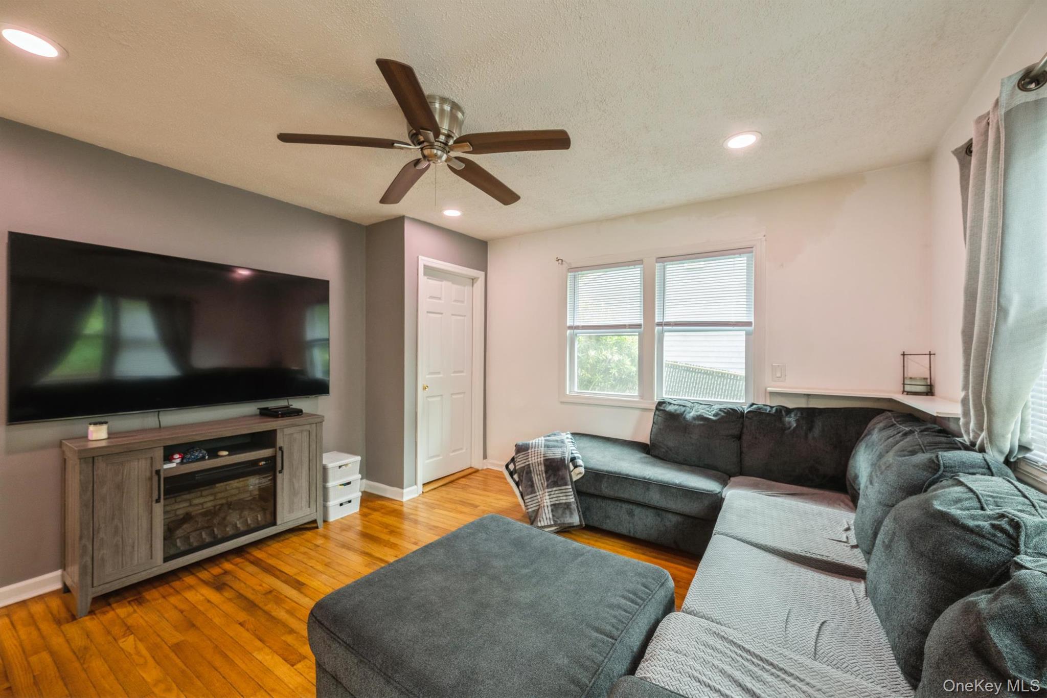 Single Family Hallock Landing Road  Suffolk County, NY 11778, MLS-1007391-3
