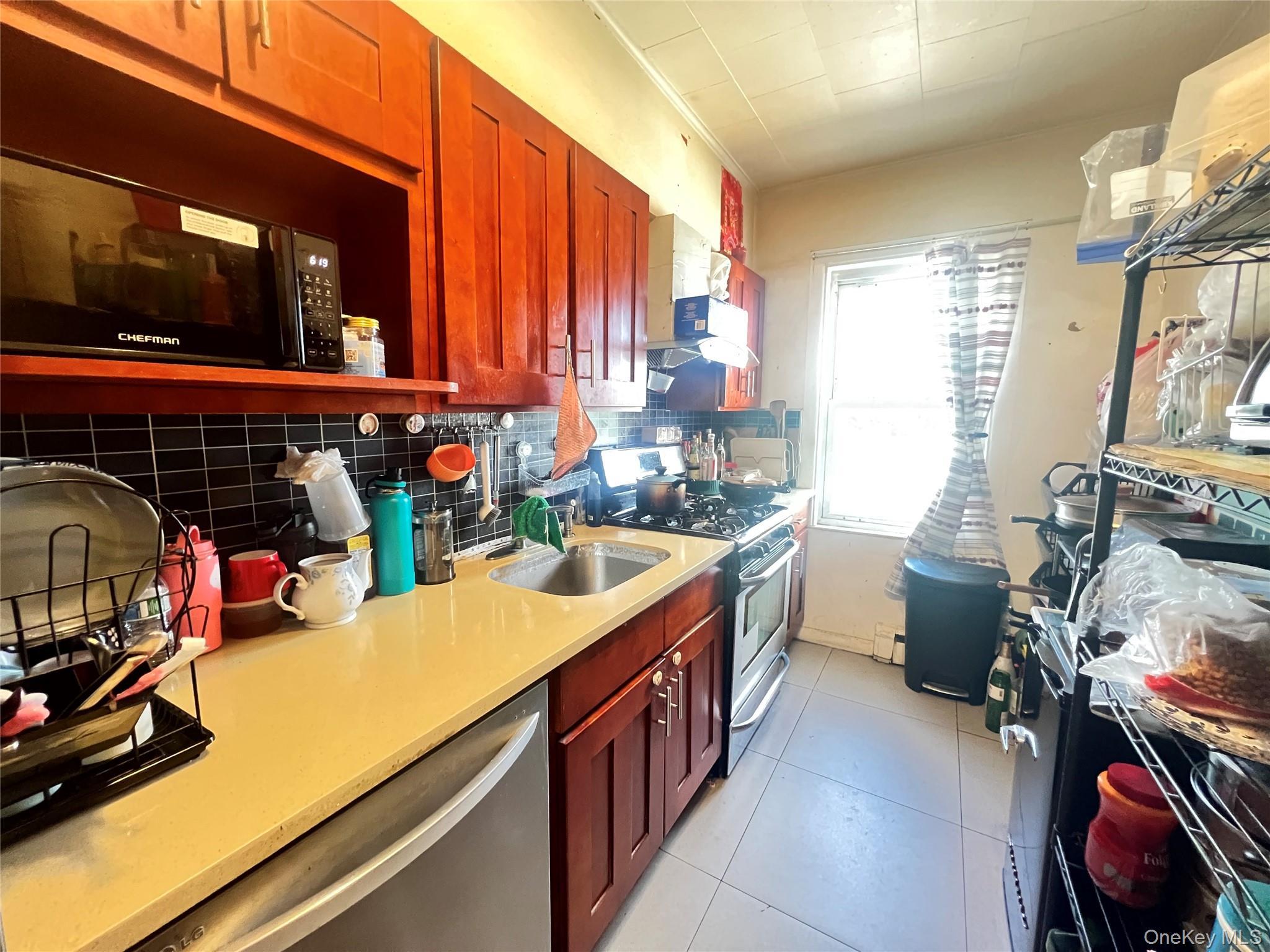 Single Family 66th Queens, NY 11378, MLS-1007470-8