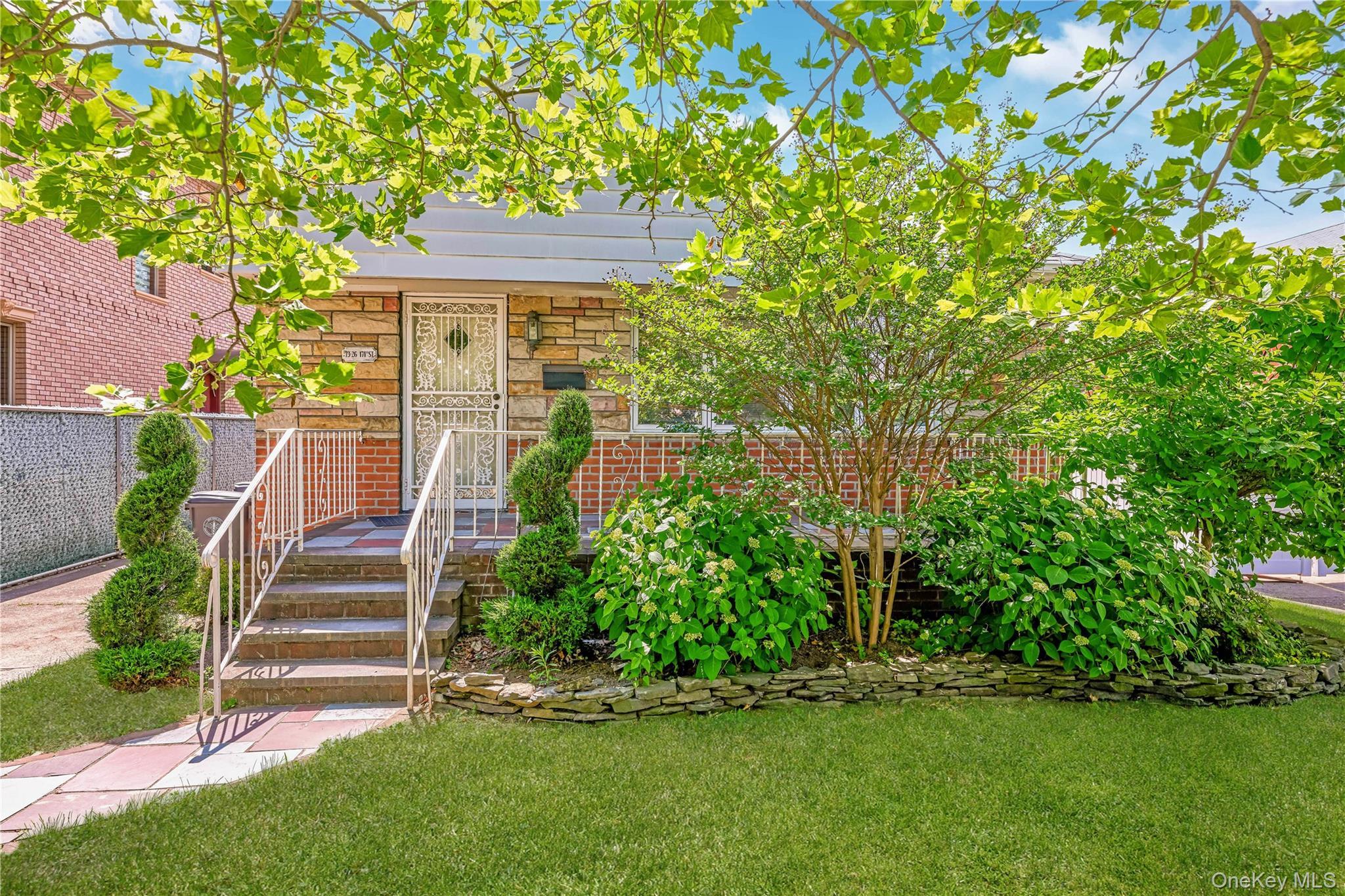 Single Family 171st Street Queens, NY 11366, MLS-1007471-2