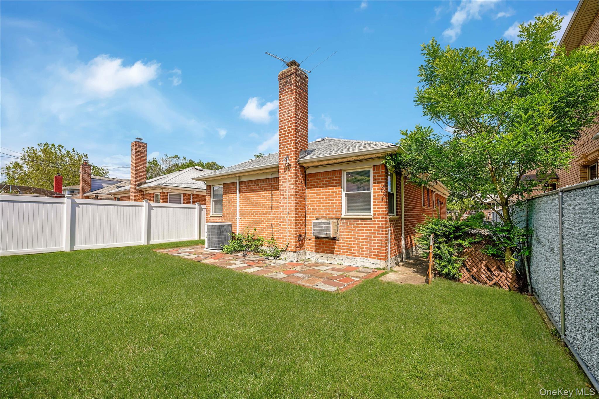 Single Family 171st Street Queens, NY 11366, MLS-1007471-20