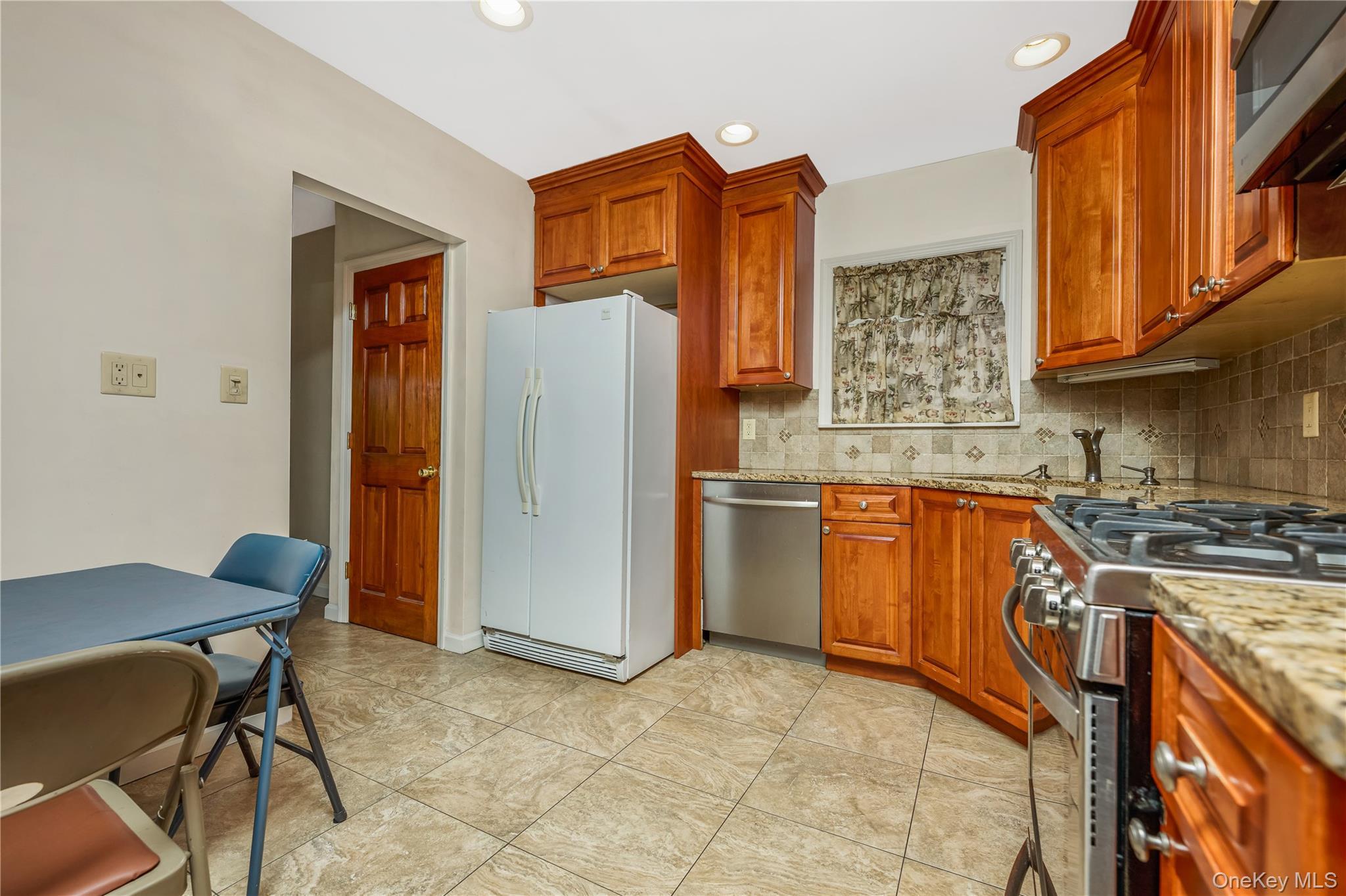 Single Family 171st Street Queens, NY 11366, MLS-1007471-4