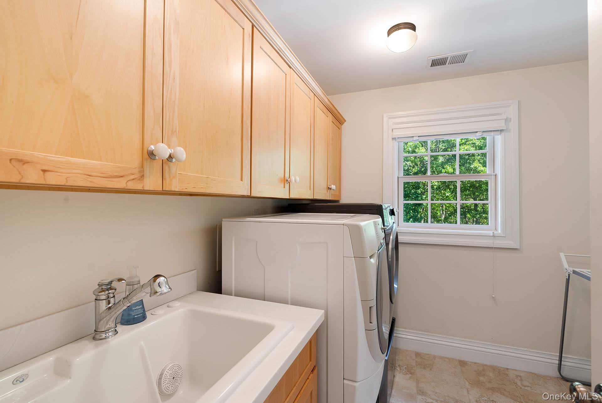 Single Family Woodruff Lane  Suffolk County, NY 11932, MLS-1007474-26