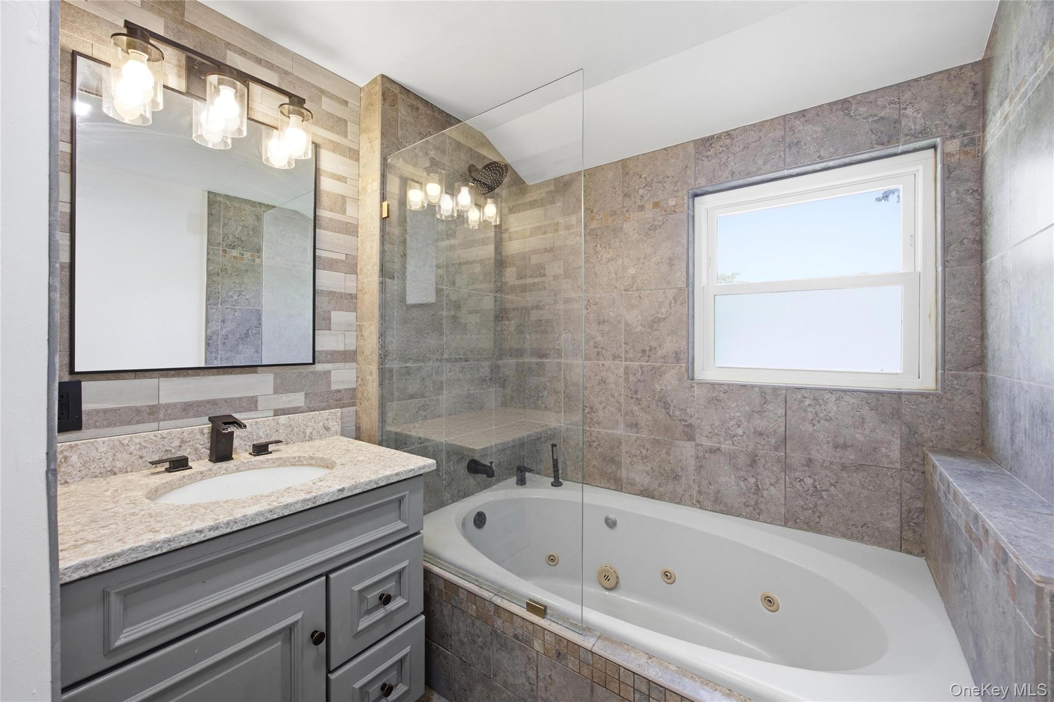 Single Family Parkdale Suffolk County, NY 11703, MLS-1007538-13